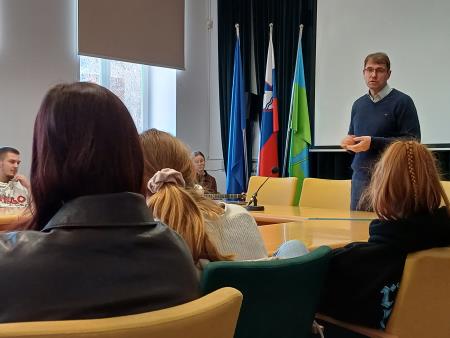 Mladi na Ravnah s prostovoljstvom spreminjajo svet (11)